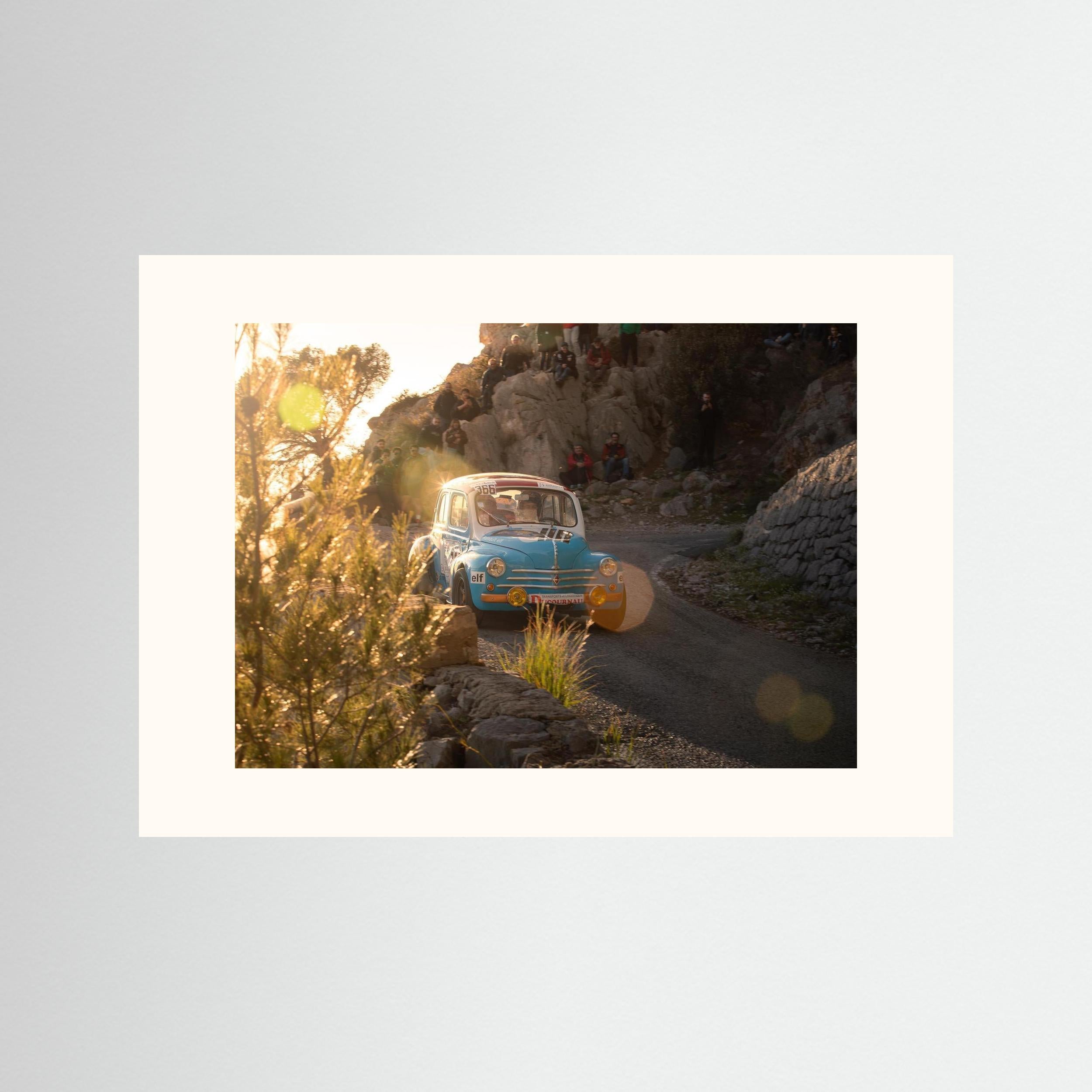 Voiture en pleine course